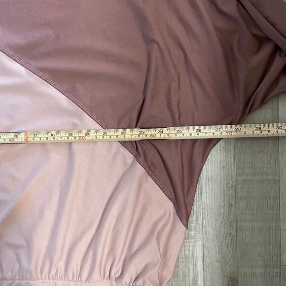 Athletic Top Long Sleeve Crewneck By Tahari SportIn Purple, Size 2XL - Picture 10 of 10